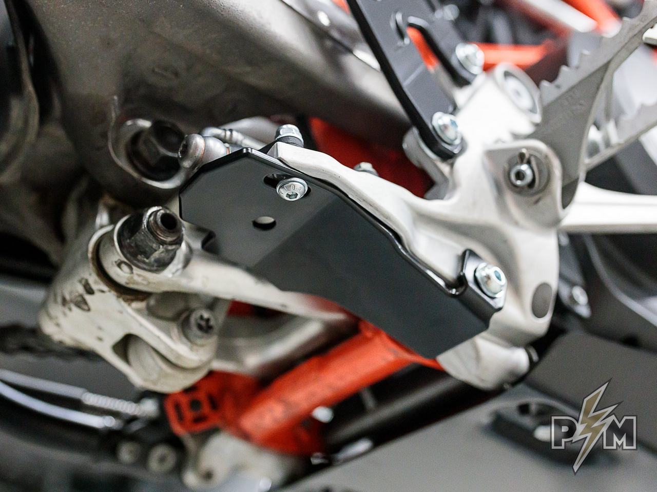 Perun moto KTM 690 / Husqvarna 701 Rear brake cylinder protection - 1