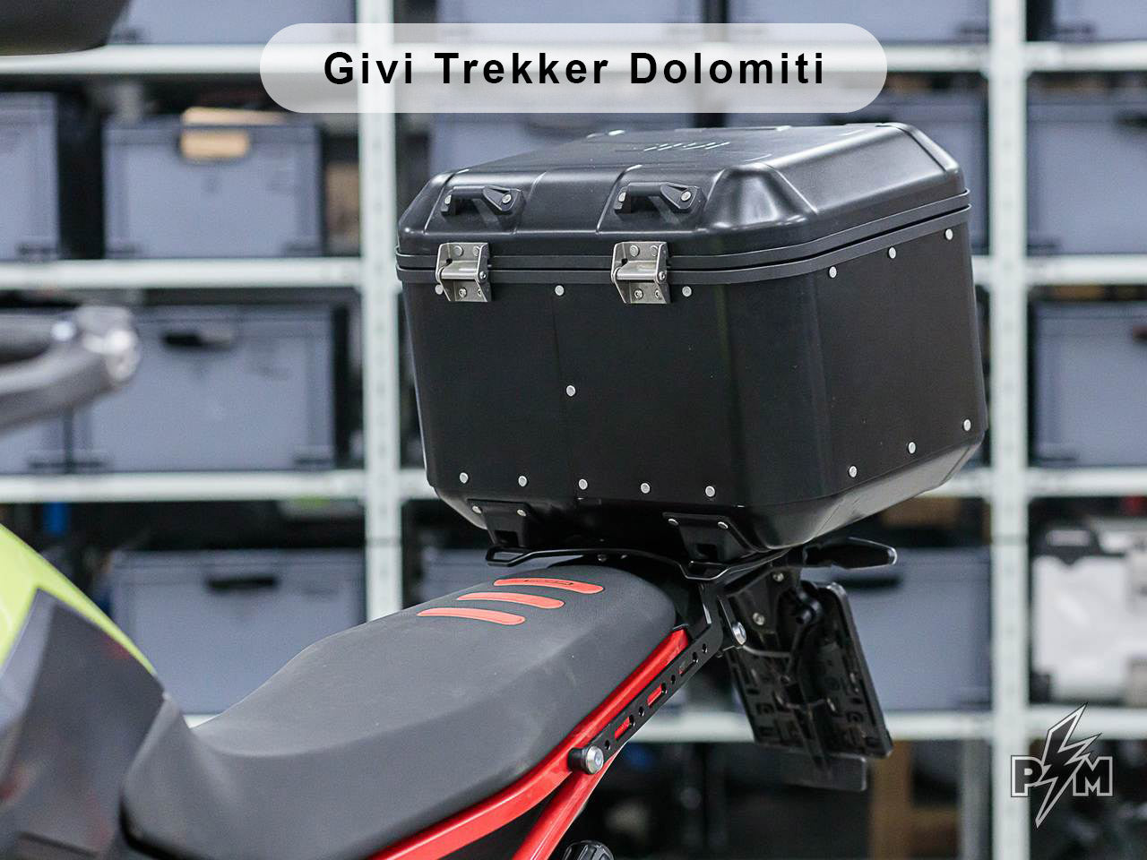 Perun moto BMW F900GS Top luggage rack - Givi Trekker Dolomiti 46 Top case 1