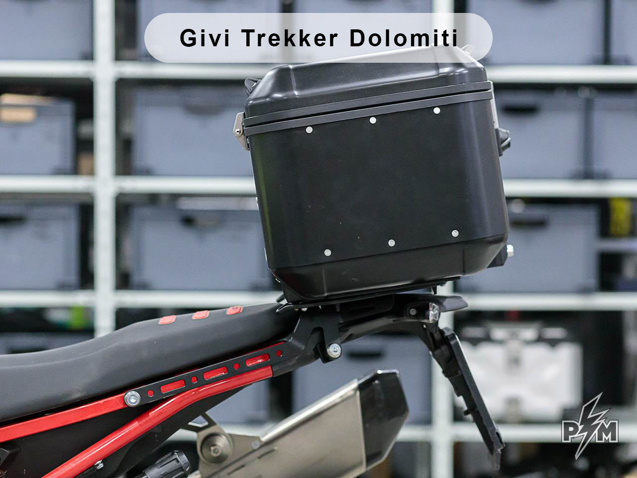 Perun moto BMW F900GS Top luggage rack - Givi Trekker Dolomiti 46 Top case 2