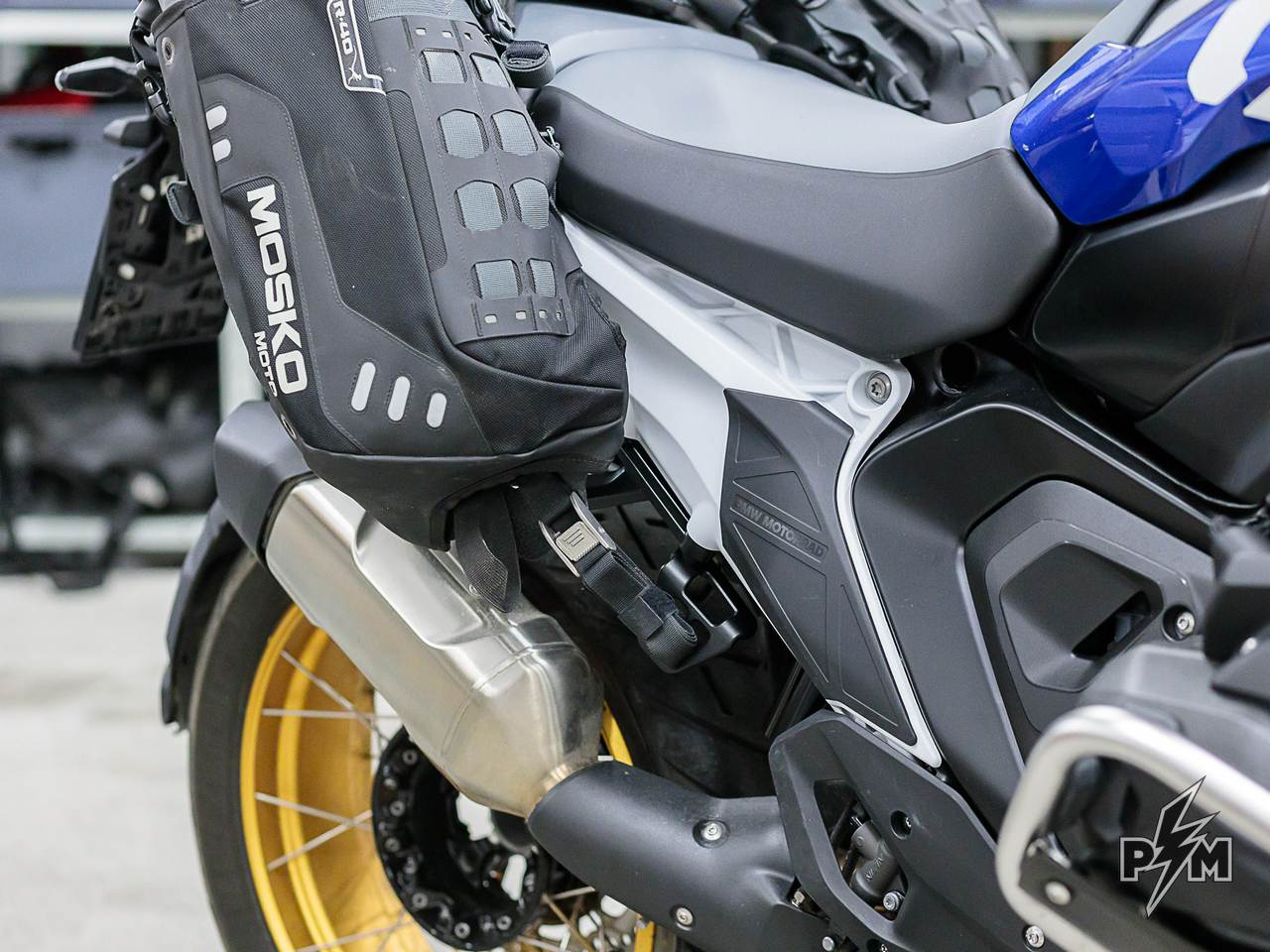 Perun moto EU BMW R1300GS Tie-down brackets - 7 - Mosko moto Rackless 40