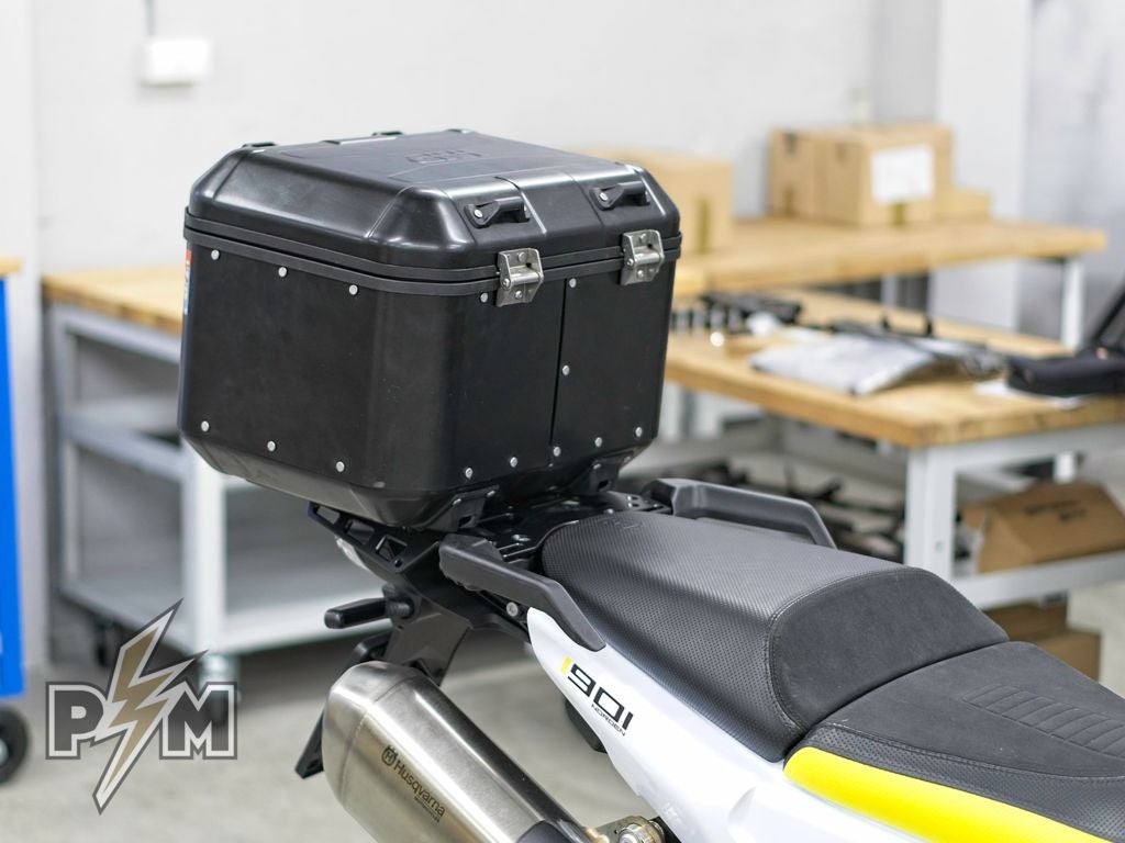 Perun moto Husqvarna Norden 901 Billet top rack and Givi monokey top case