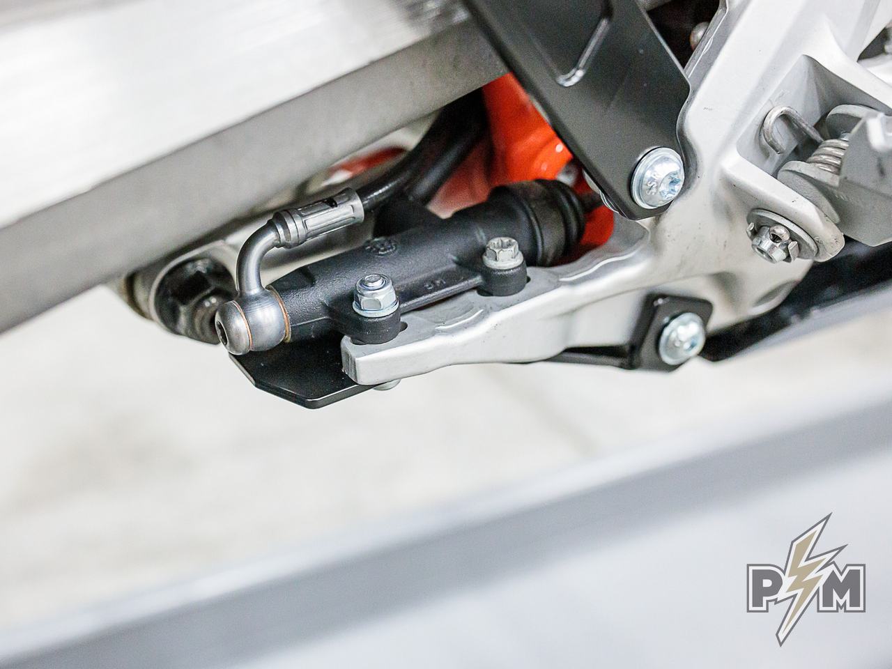 Perun moto KTM 690 / Husqvarna 701 Rear brake cylinder protection - 3