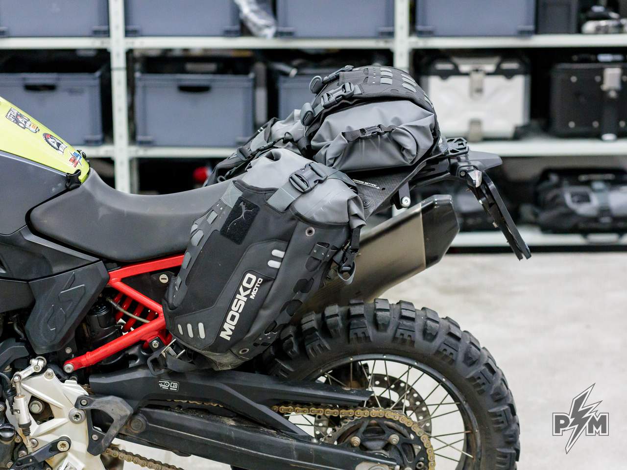 Perun moto BMW F900GS Mini top rack Gnoblin - Mosko moto Reckless 40